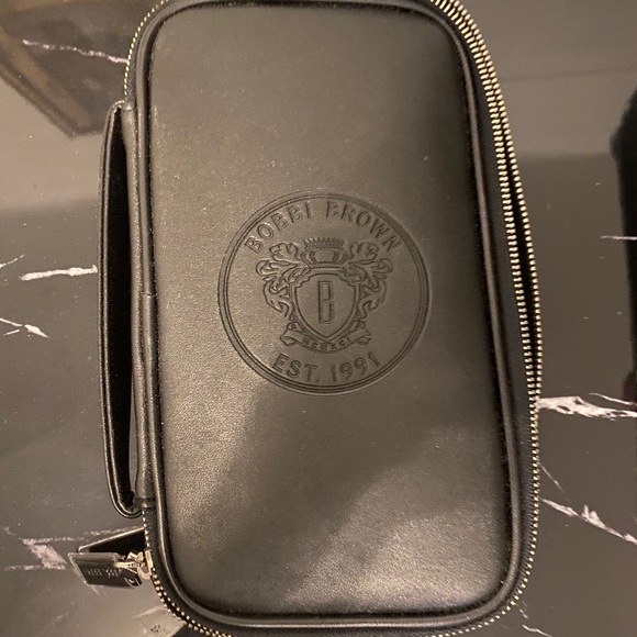 Bobbi Brown Classic Brush Set - NEVER USED - Picture 3 of 4